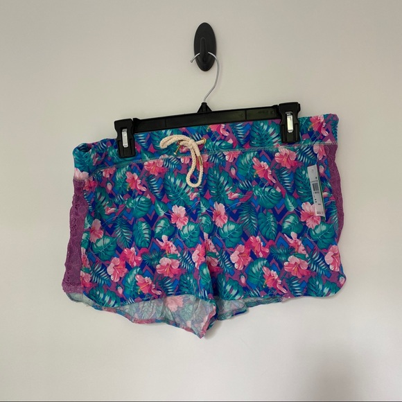 💖!! LAST CHANCE!!!
Floral shorts 🌸 - Picture 3 of 7